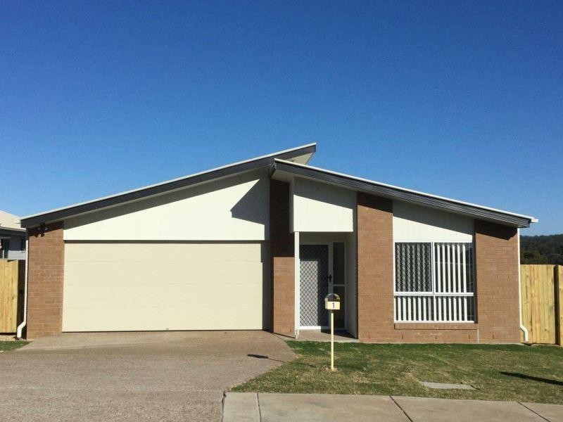1 Steven Crescent, Pimpama QLD 4209