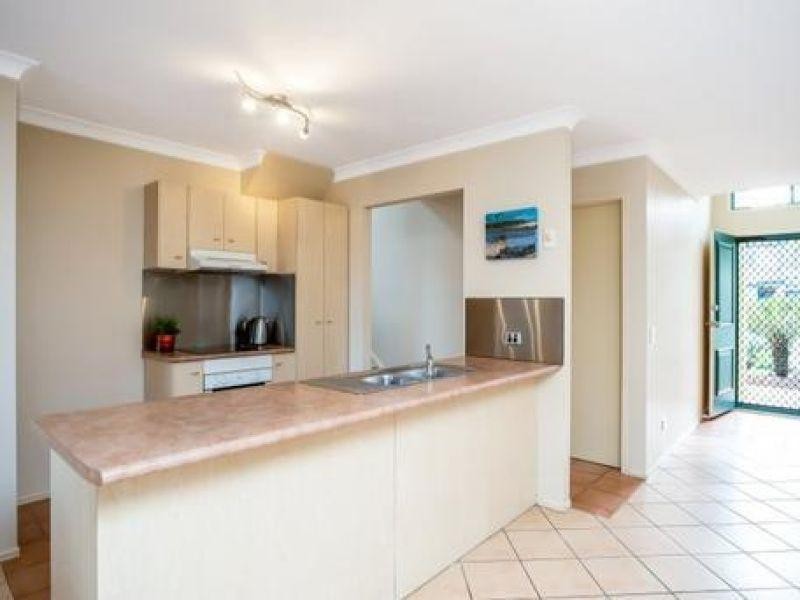 5 Serafina Drive, Helensvale QLD 4212