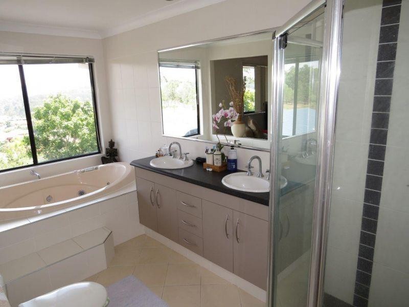 4 Royal View Close, Burleigh Heads QLD 4220