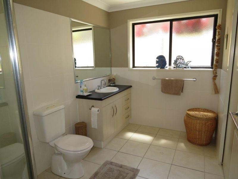 4 Royal View Close, Burleigh Heads QLD 4220