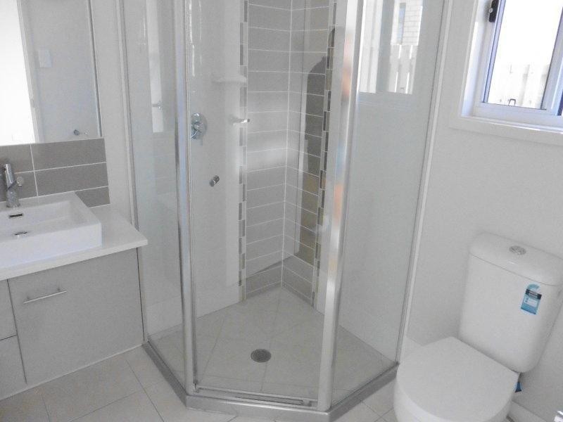 4 Vista Crescent, Pimpama QLD 4209