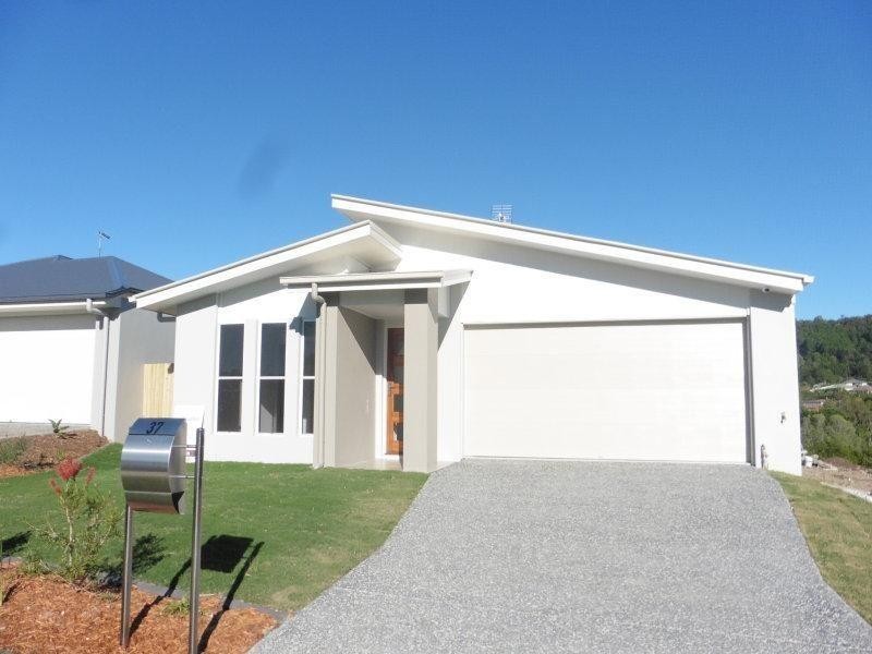 37 Lot 35 MacIntyre Parade, Pacific Pines QLD 4211
