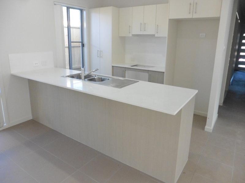 33 Essington Mews, Leichhardt QLD 4305