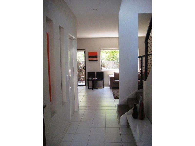 9/73-75 Benowa Road, Southport QLD 4215