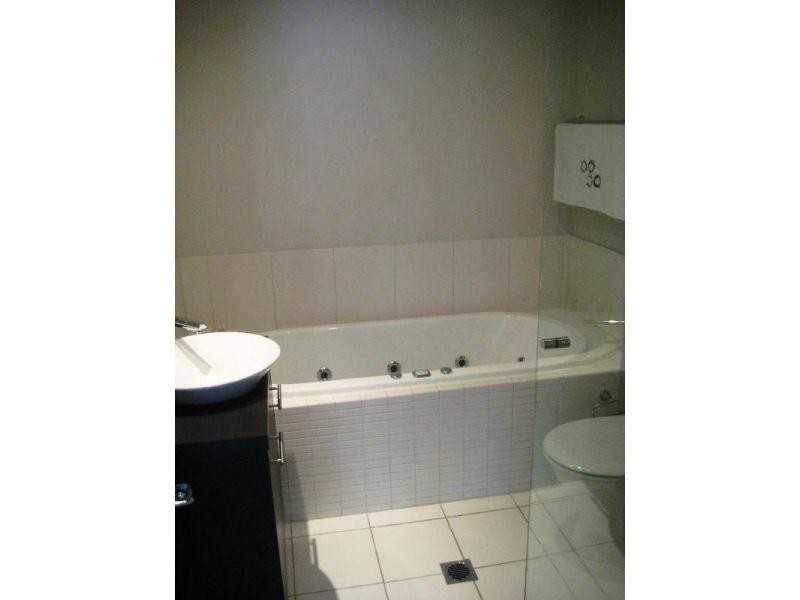 9/73-75 Benowa Road, Southport QLD 4215