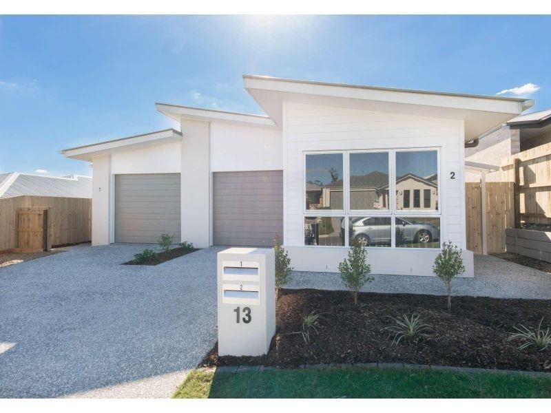 2/13 Leabrook Place, Pimpama QLD 4209