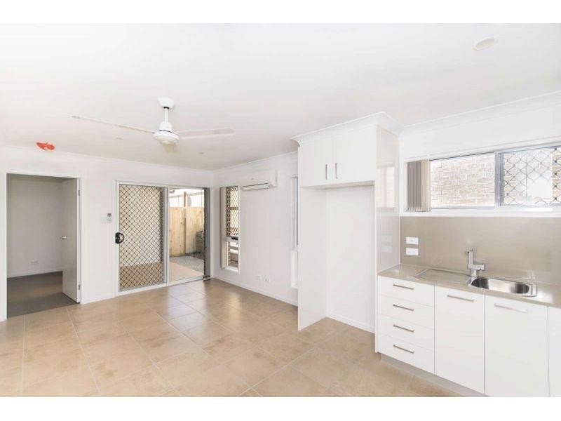 2/13 Leabrook Place, Pimpama QLD 4209