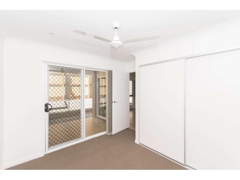 2/13 Leabrook Place, Pimpama QLD 4209