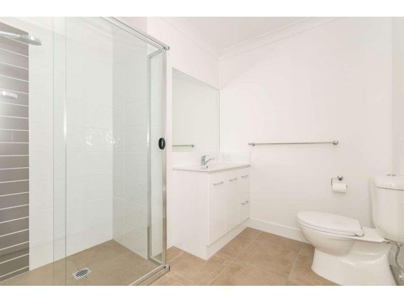 2/13 Leabrook Place, Pimpama QLD 4209