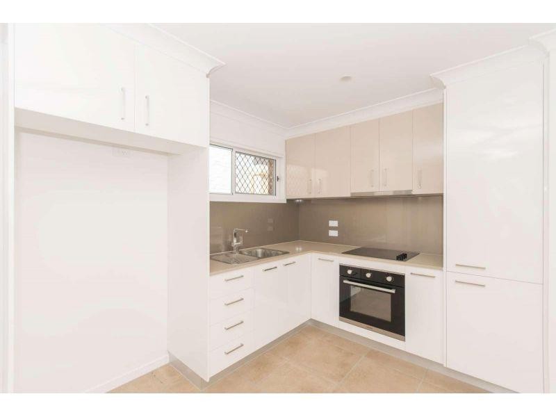 2/13 Leabrook Place, Pimpama QLD 4209