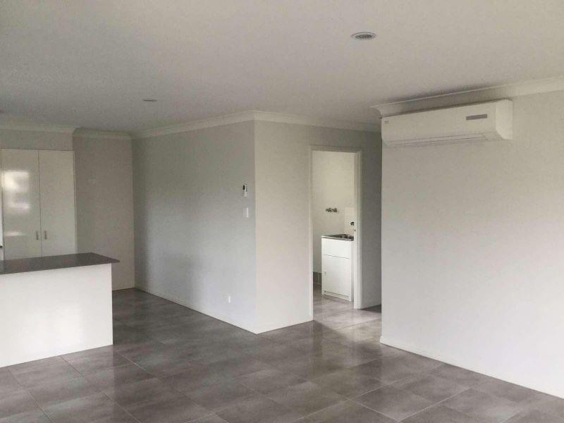 9 Damian Leeding Way, Upper Coomera QLD 4209