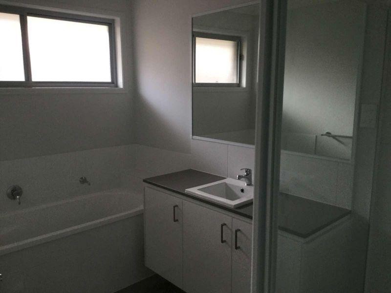 9 Damian Leeding Way, Upper Coomera QLD 4209