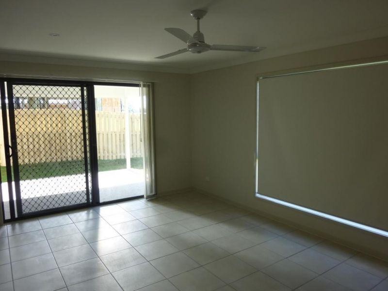 89 Dixon Drive, Pimpama QLD 4209