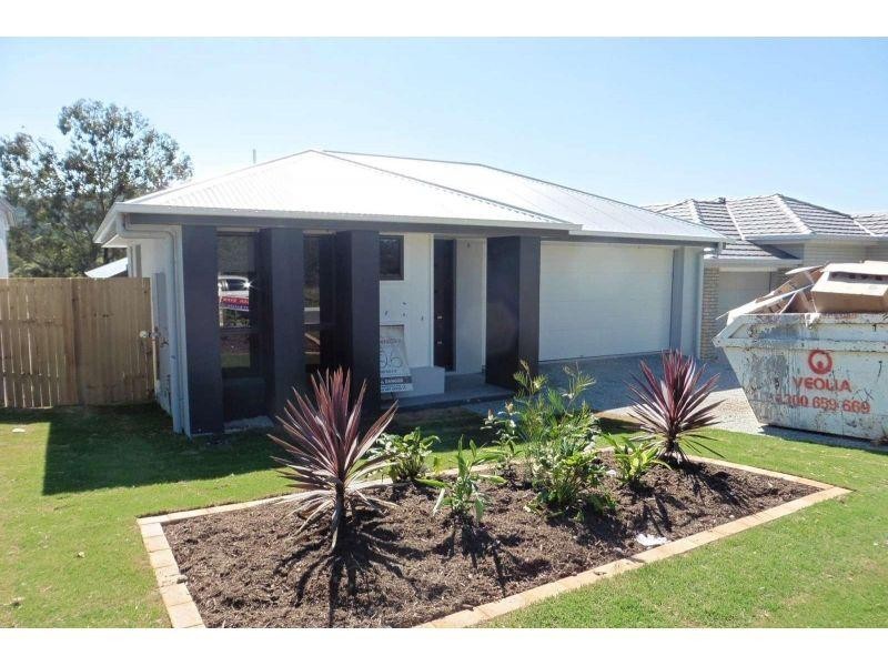 55 MacIntyre Parade, Pacific Pines QLD 4211