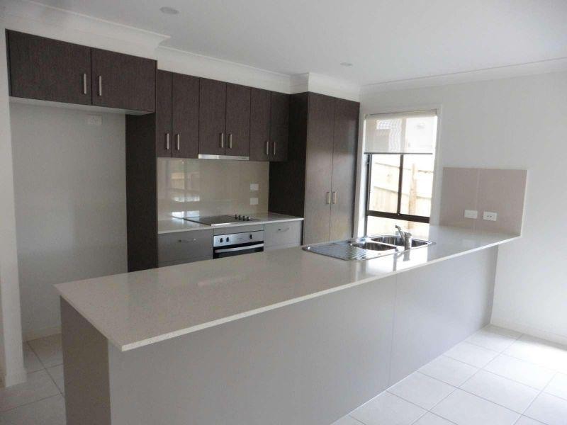 55 MacIntyre Parade, Pacific Pines QLD 4211