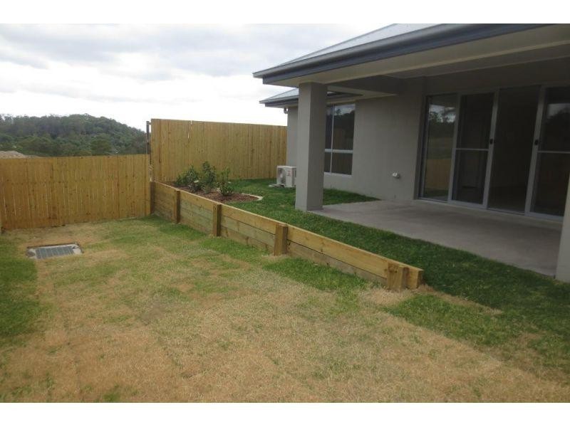 1/6 Rise Circuit, Pacific Pines QLD 4211