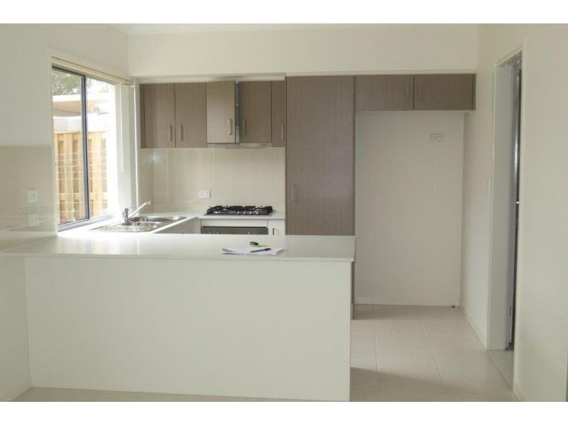 1/6 Rise Circuit, Pacific Pines QLD 4211