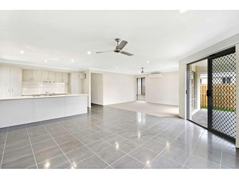 81 Dixon Drive, Pimpama QLD 4209