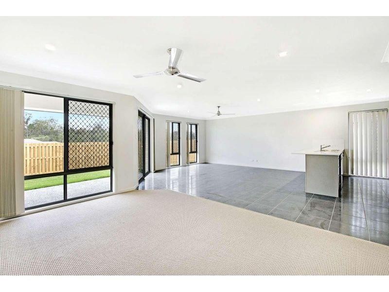 81 Dixon Drive, Pimpama QLD 4209