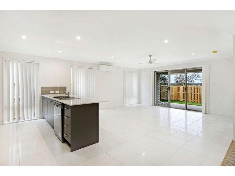 79 Dixon Drive, Pimpama QLD 4209