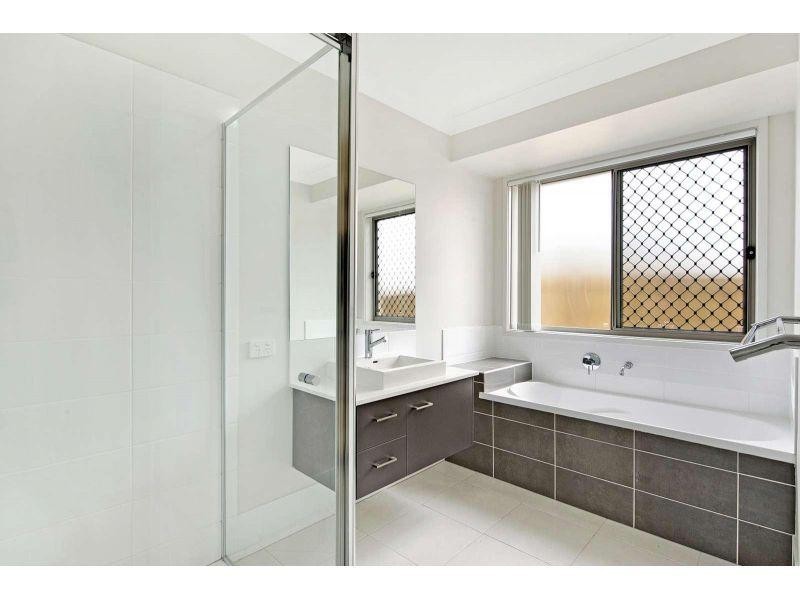 79 Dixon Drive, Pimpama QLD 4209