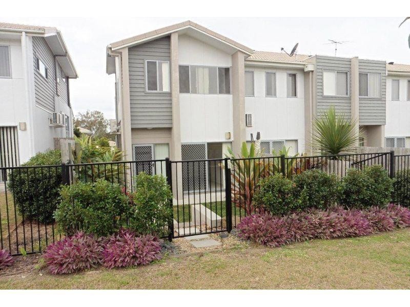 13/2 Christopher Street, Pimpama QLD 4209