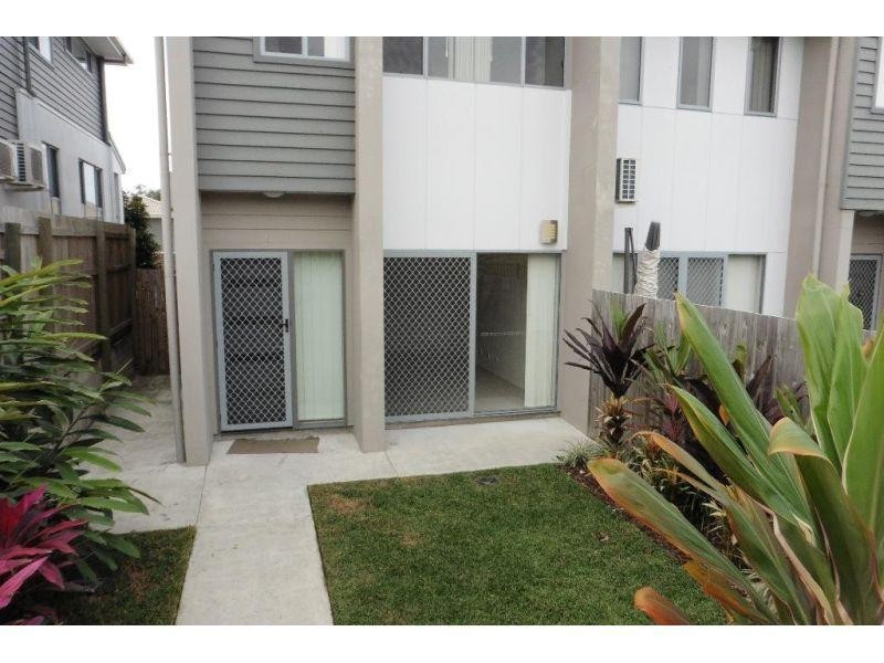 13/2 Christopher Street, Pimpama QLD 4209