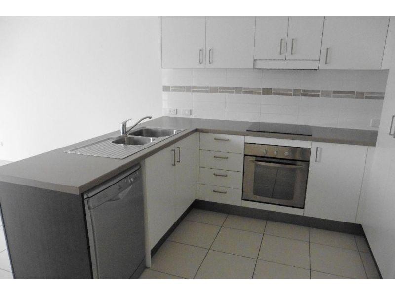 13/2 Christopher Street, Pimpama QLD 4209