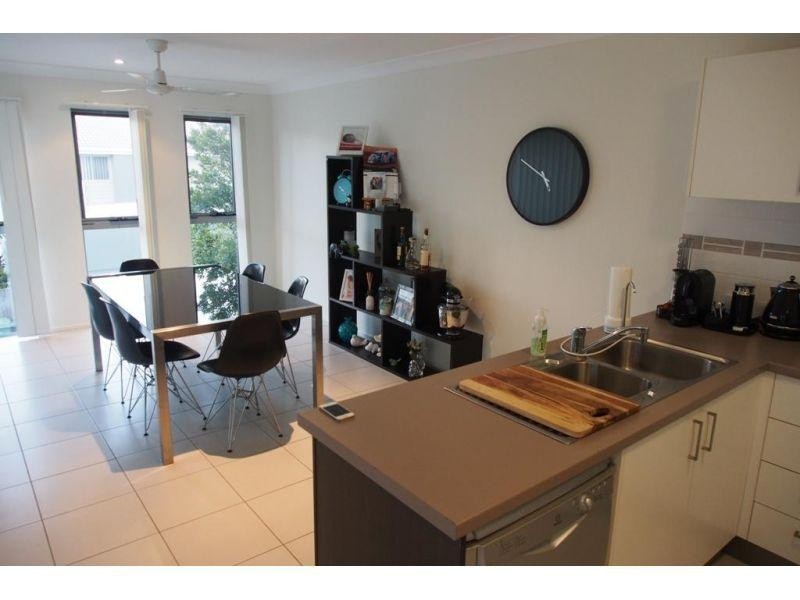 13/2 Christopher Street, Pimpama QLD 4209