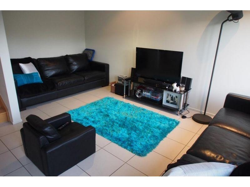 13/2 Christopher Street, Pimpama QLD 4209