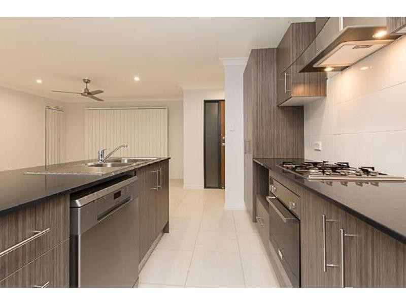 12 Carnarvon Court, Pimpama QLD 4209