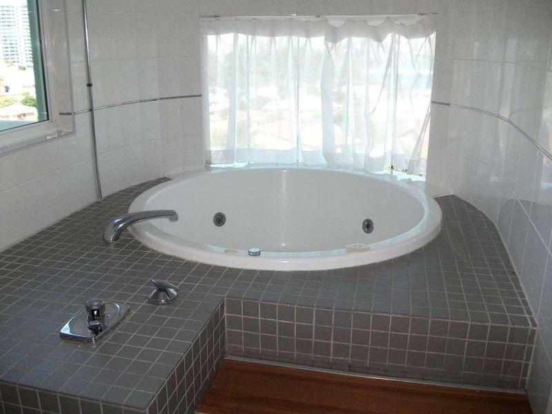 902/7 Mallana Street, Surfers Paradise QLD 4217