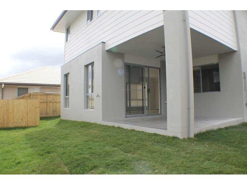 75 Macintyre Parade, Pacific Pines QLD 4211