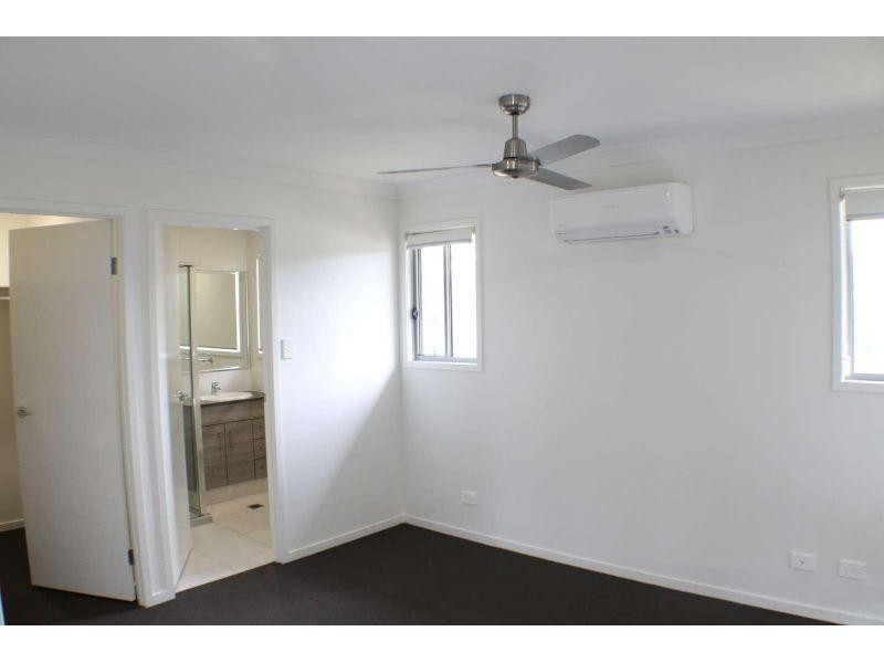 75 Macintyre Parade, Pacific Pines QLD 4211