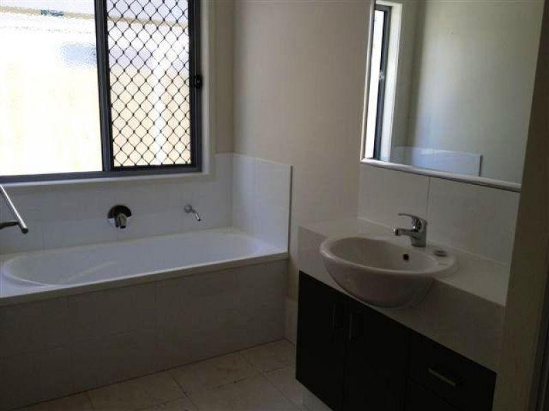 28 Copper Parade, Pimpama QLD 4209