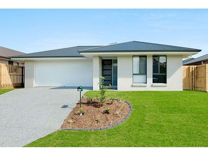 35 Flora Street, Pimpama QLD 4209