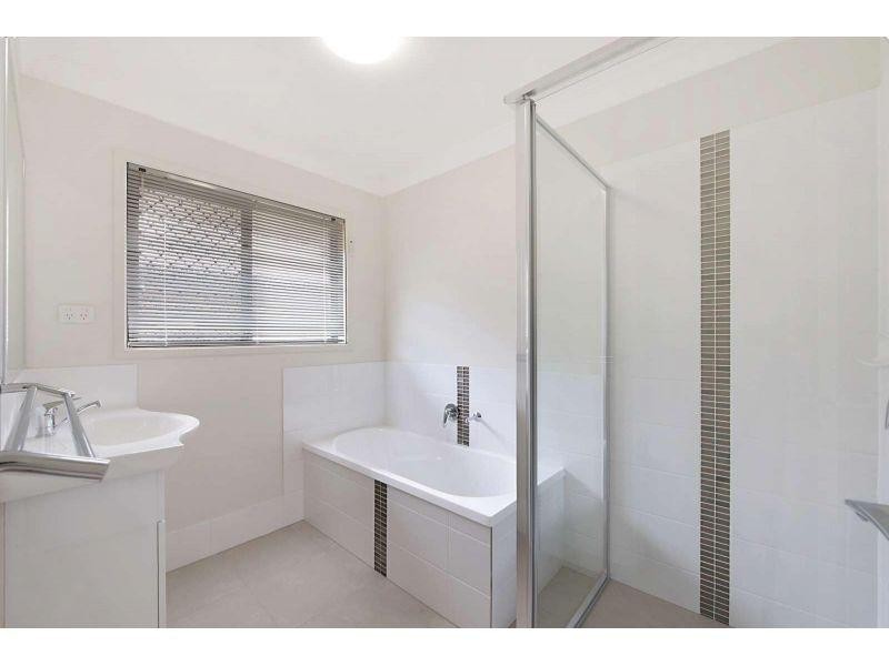 35 Flora Street, Pimpama QLD 4209