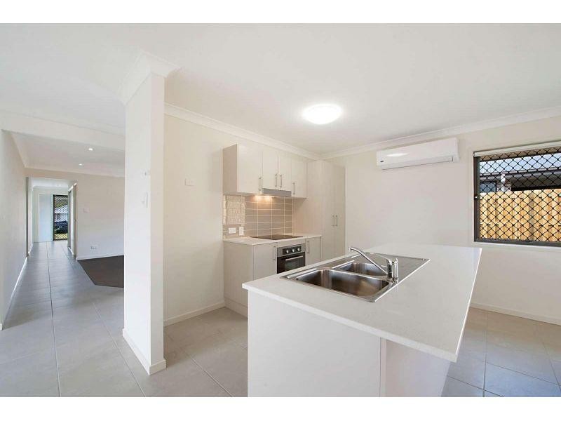 35 Flora Street, Pimpama QLD 4209