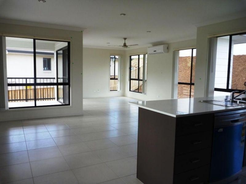 2 Adelong Close, Upper Coomera QLD 4209