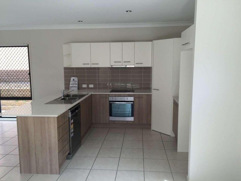 4 Hillsborough Place, Pimpama QLD 4209