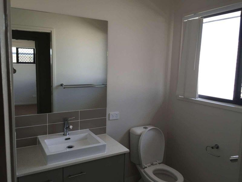 4 Hillsborough Place, Pimpama QLD 4209