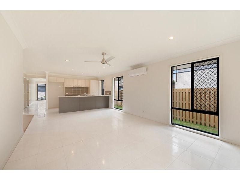 42 Flora Terrace, Pimpama QLD 4209