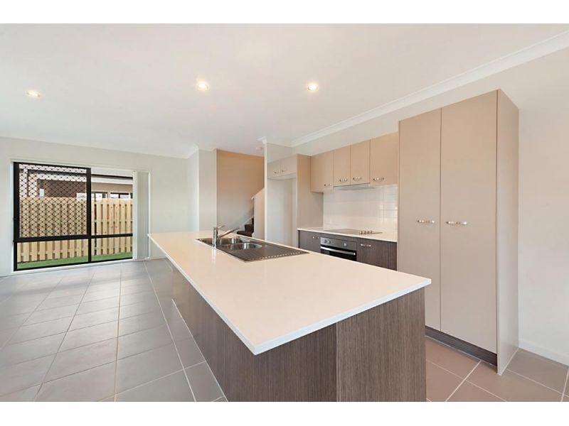 2 Kingfisher Street, Pimpama QLD 4209