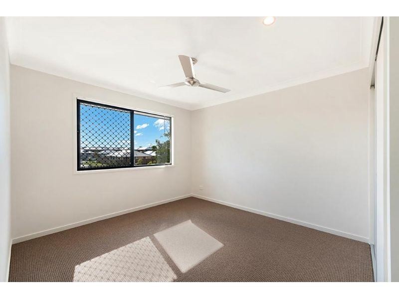 2 Kingfisher Street, Pimpama QLD 4209