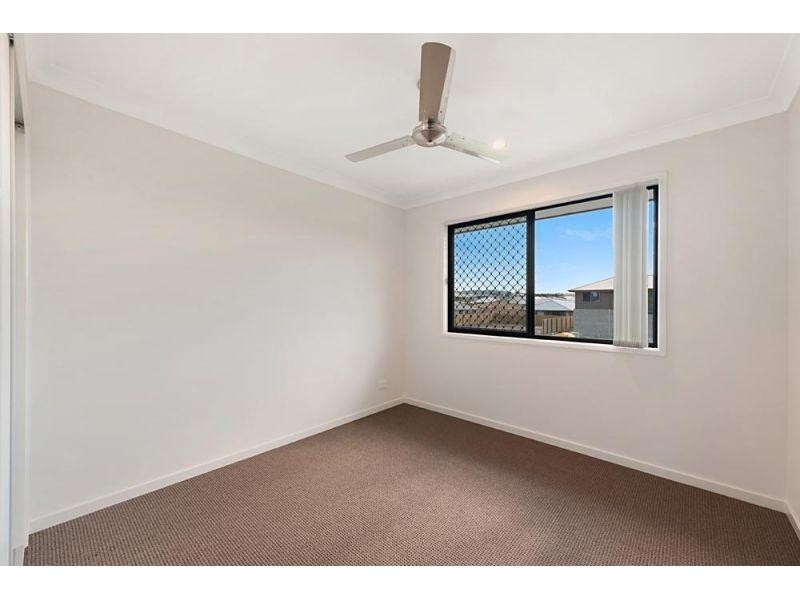 2 Kingfisher Street, Pimpama QLD 4209