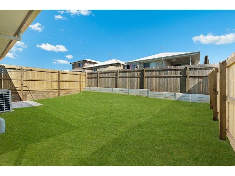 11 Trump Street, Pimpama QLD 4209