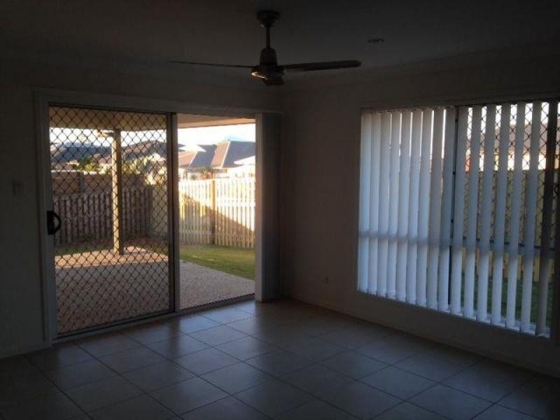 32 Carpenters Drive, Coomera QLD 4209