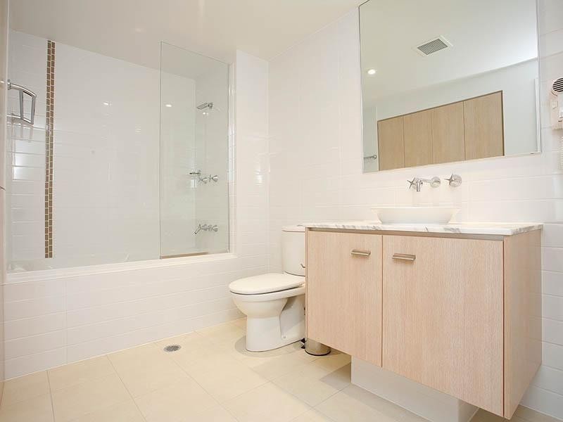 132/1-7 Moores Crescent, Varsity Lakes QLD 4227