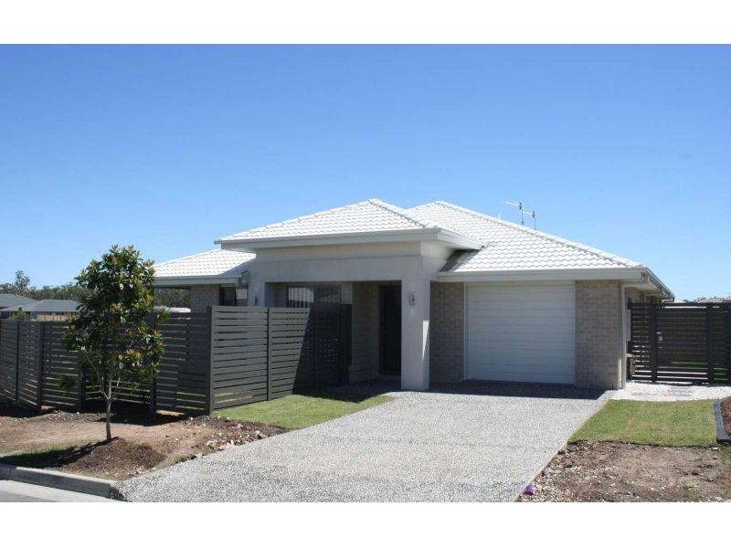 2/2 Gemini Circuit, Coomera QLD 4209