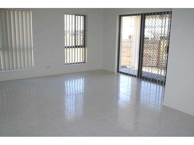 2/2 Gemini Circuit, Coomera QLD 4209